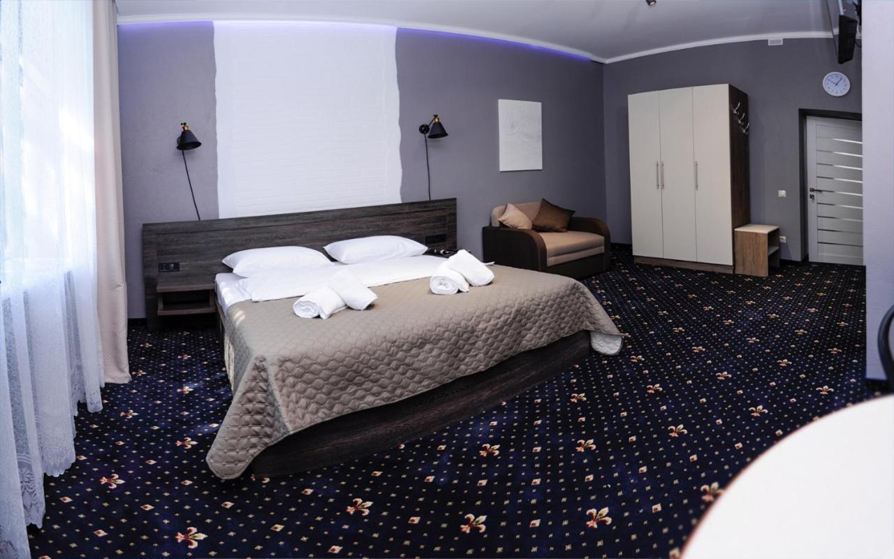Luxury.Ap Aparthotel อิวาโน-ฟรานกิฟสเก ภายนอก รูปภาพ